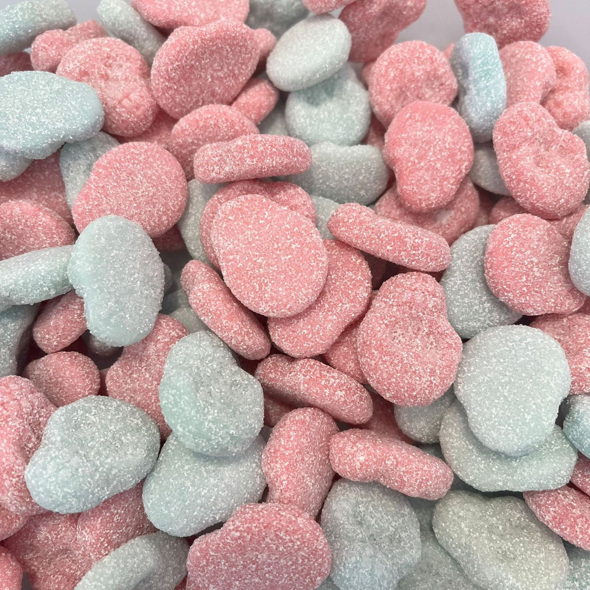 Saure Bonbons mit blauer Zunge
