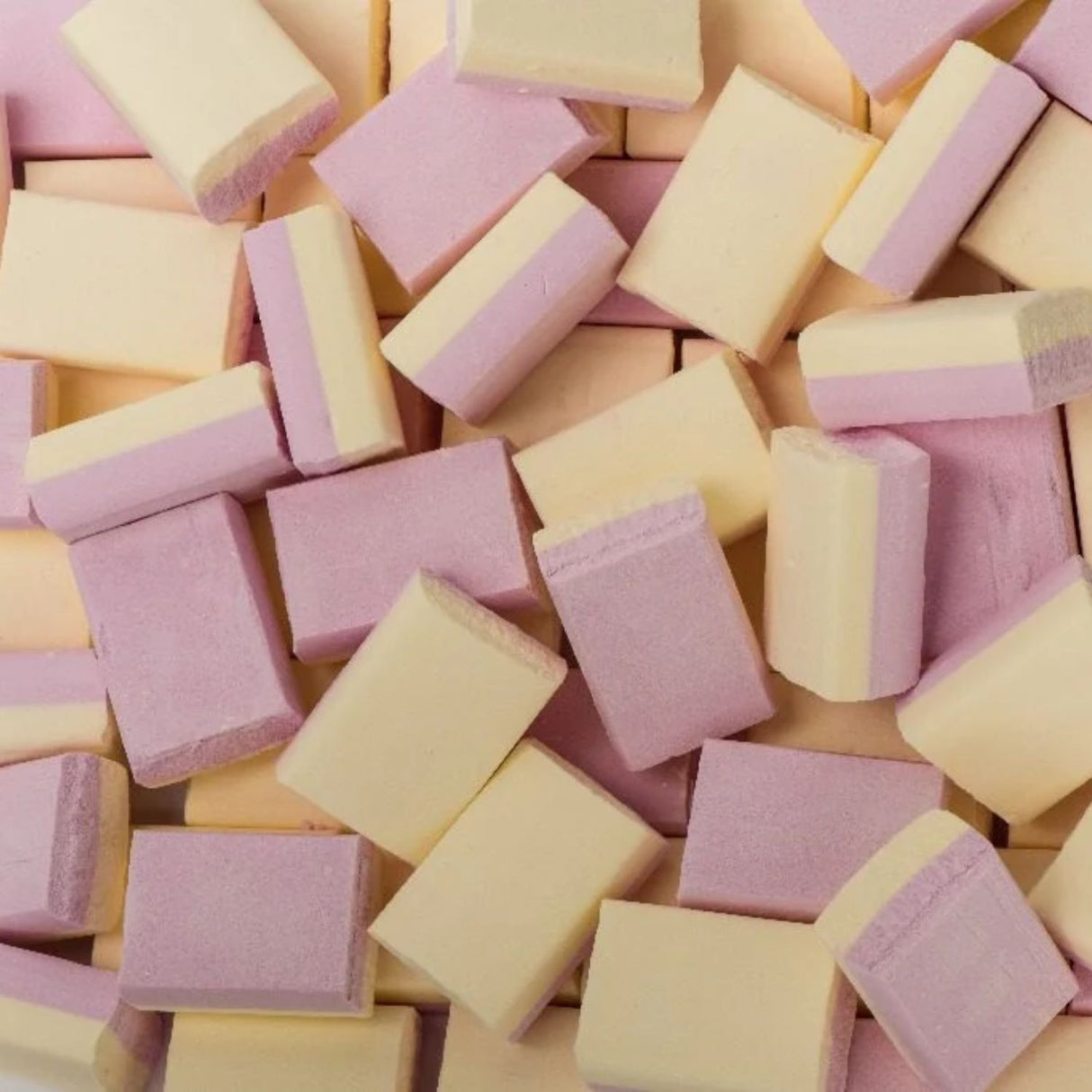 Saure Bonbons mit blauer Zunge